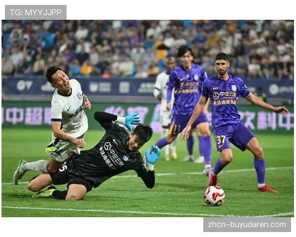 【2026年4月中超联赛·赛中·特写特写：大雨中，天津津门虎门将连续三次神扑力保球门不失